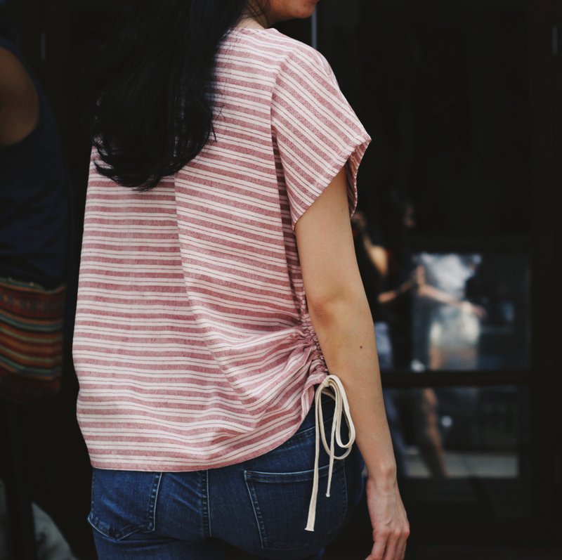 【Off-Season Sales】Poon : light pink v-neck cotton loose top - 女装上衣 - 棉 粉红色