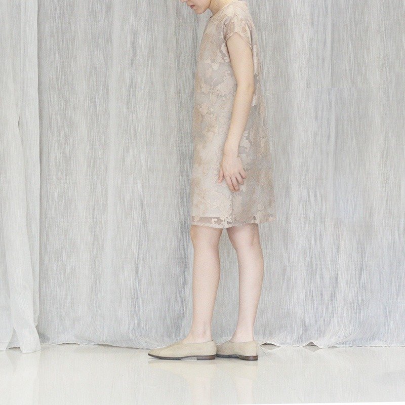 蕾丝配布优雅洋装 - 洋装/连衣裙 - 棉．麻 咖啡色