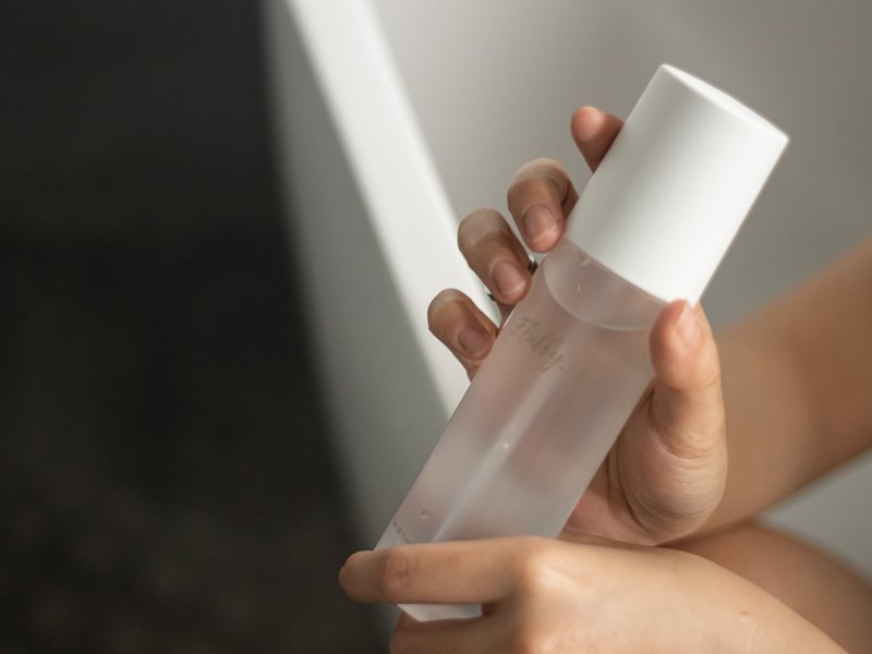 水光泽黄金蚕丝蛋白化妆水150ml - 化妆水/喷雾 - 浓缩/萃取物 卡其色