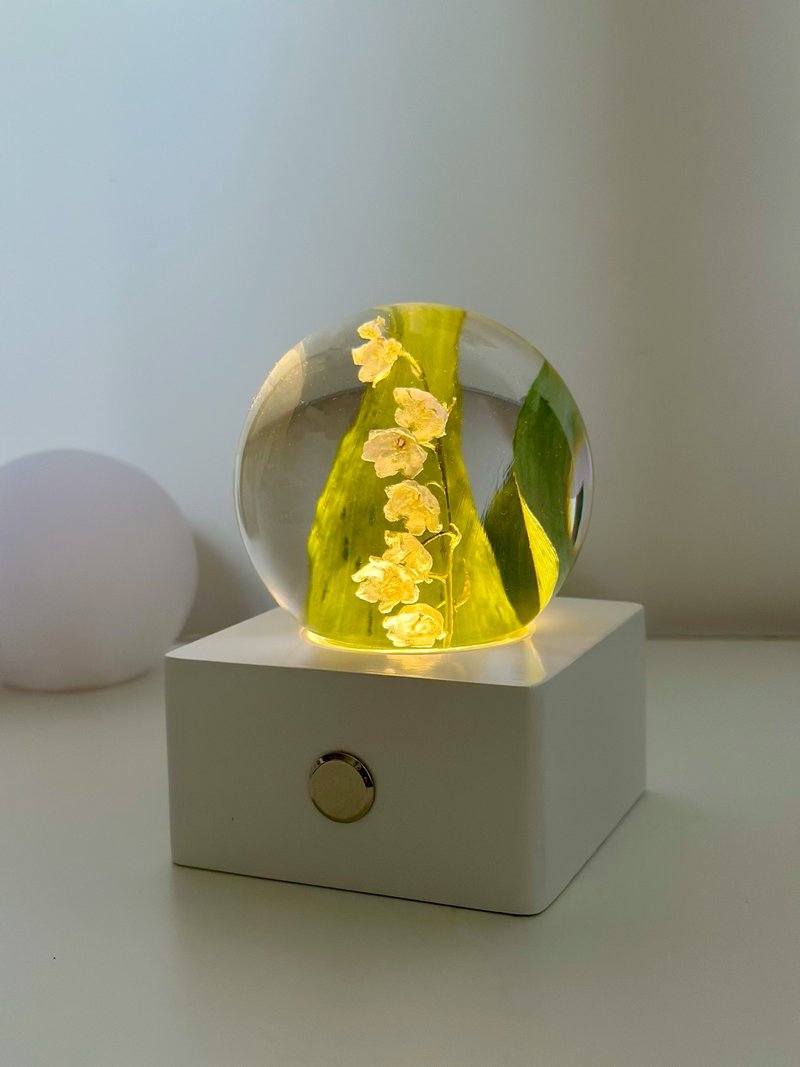 *雅礼传情/真花铃兰标本水晶球夜灯 - 灯具/灯饰 - 树脂 