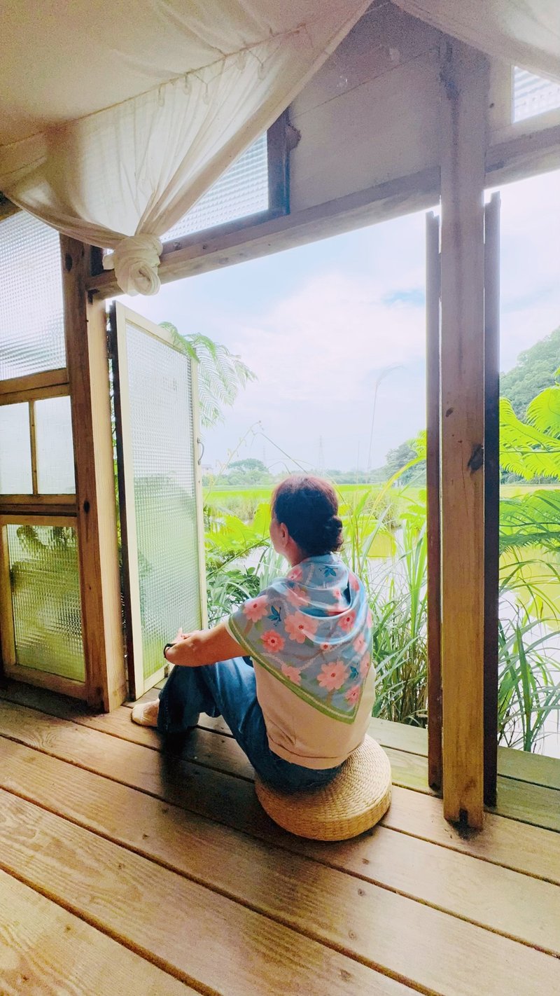 chuchulove 90 X 90 丝巾方巾  印花 / 戴珍珠的花 - 丝巾 - 其他材质 