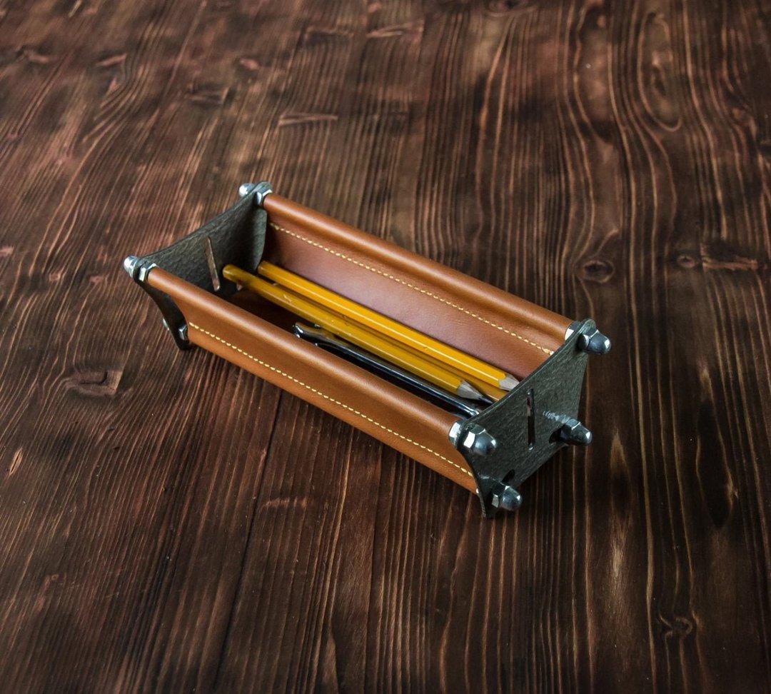 Leather desk pen tray, Pencil Holder, pen holder, desk organizer, pencil tray - 收纳用品 - 真皮 银色