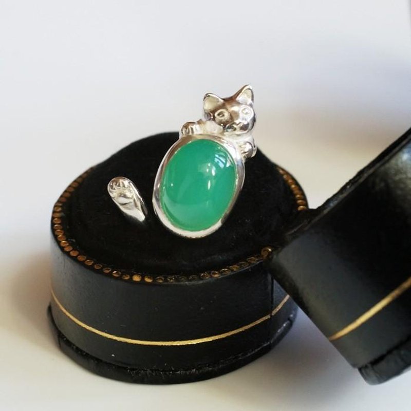 Colored Cat Ring Chrysoprase - 戒指 - 其他金属 绿色