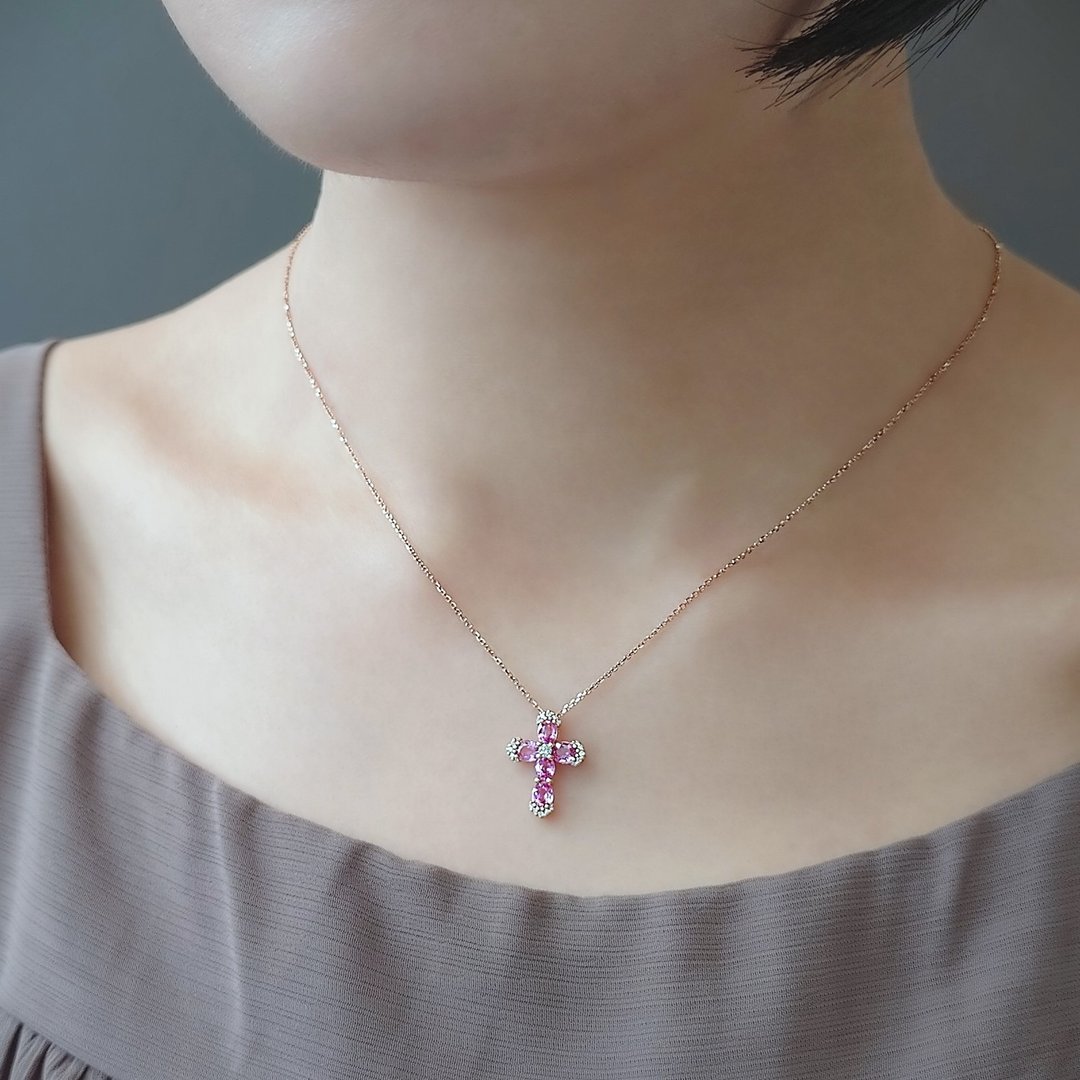 限量现货 - 天然粉刚粉蓝宝 镶钻十字架 纯 18K 玫瑰金项链 JSN11 - 项链 - 宝石 粉红色