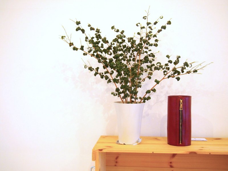 手缝皮革酒红色圆桶包 侧背包 斜背包 by  Fabula 定制化 复古 - 侧背包/斜挎包 - 真皮 红色