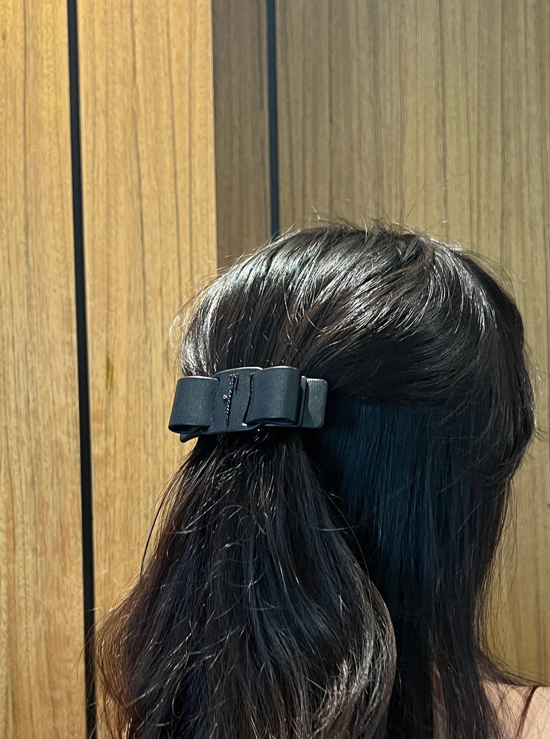 Ferragamo皮革蝴蝶结气质发夹 原装盒尘袋 日本中古二手vintage - 发饰 - 真皮 黑色