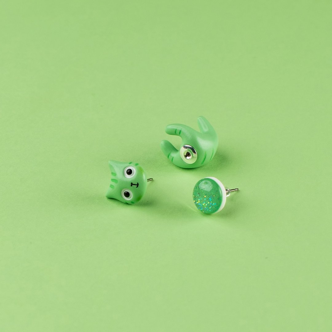 Green Polymer Clay Earrings -  Spring Cat Earrings - 耳环/耳夹 - 粘土 绿色