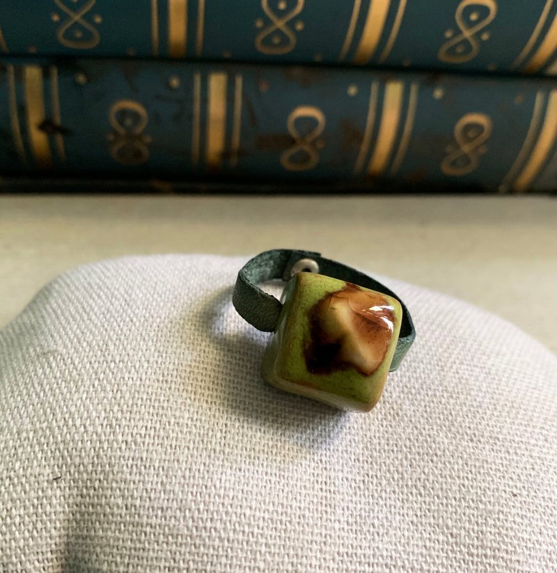 戒指 日本白瓷 自然釉色 无限看不腻色调 真皮革 艺术等级 - 戒指 - 瓷 