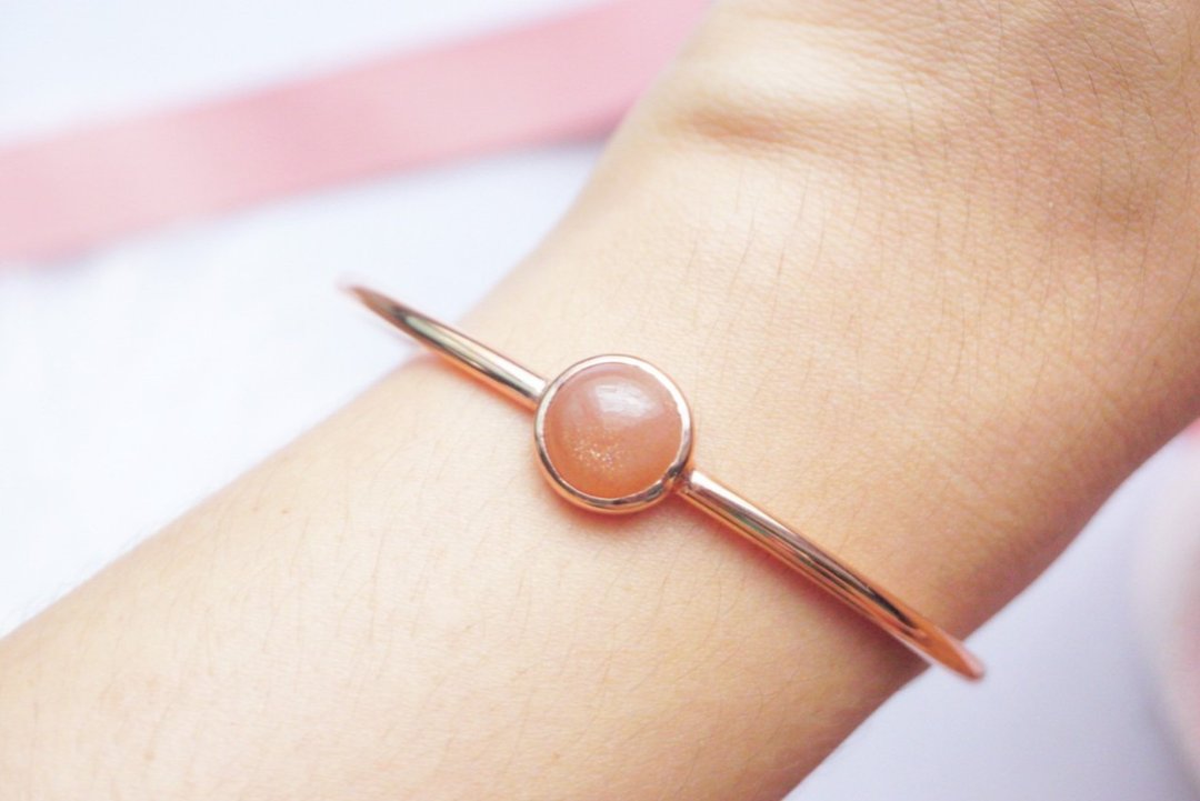 Off-season sale Natural Peach Moonstone Bracelet Silver925 with Rosegold Plated. - 手链/手环 - 纯银 橘色