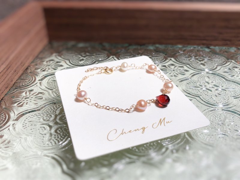 石榴石、粉红珍珠 14kgf手链 - 手链/手环 - 半宝石 