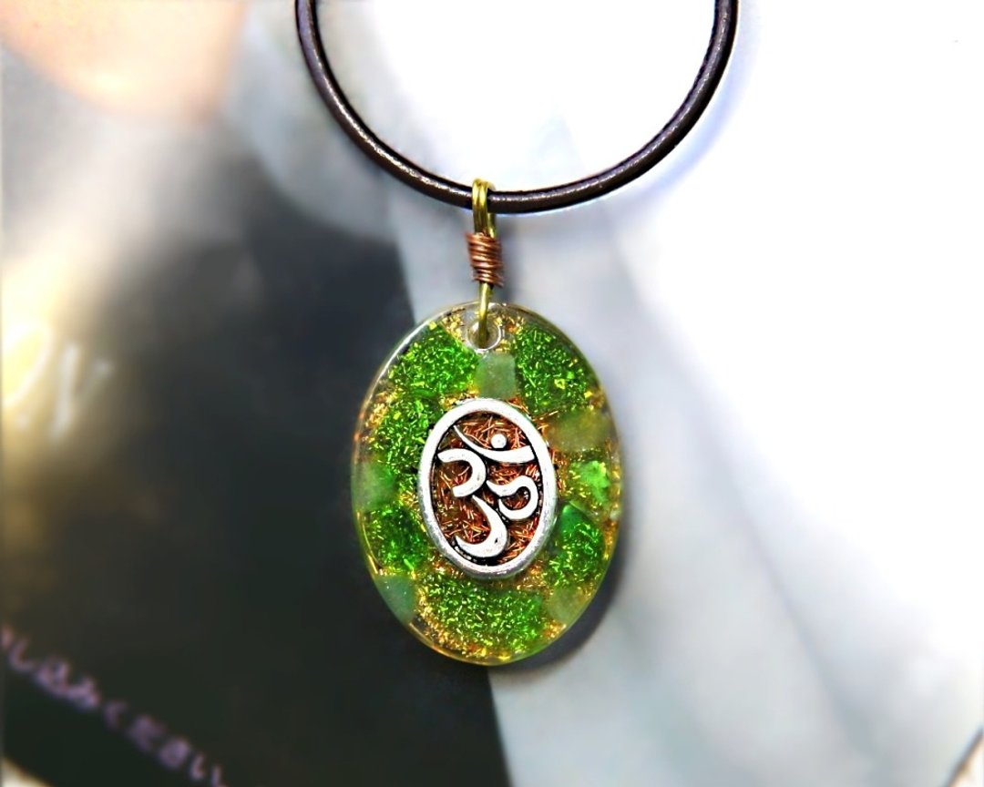 OM 绿东菱绿玛瑙项链 | 椭圆形 | 绿色水晶饰品 - 项链 - 水晶 绿色
