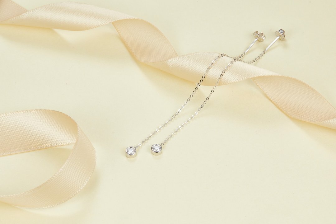 【PurpleMay Jewellery】纯18K金单颗钻石垂坠耳环 耳钉订制 E012 - 耳环/耳夹 - 宝石 银色