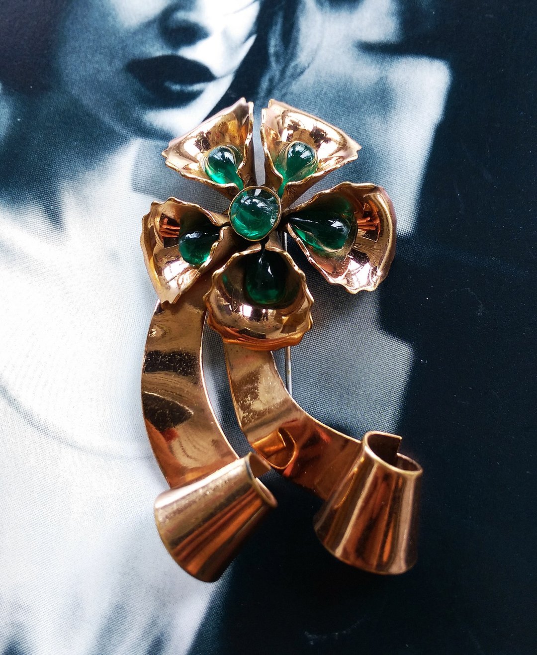 Vintage Jewelry 西洋古董饰品 红铜丝带花 别针 - 徽章/别针 - 其他金属 金色