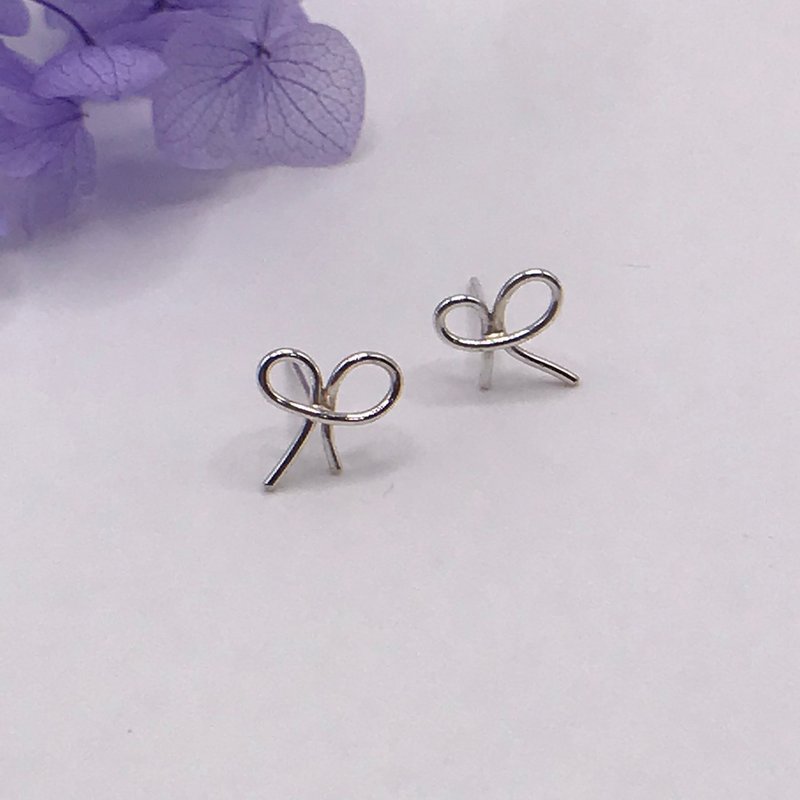 蝴蝶结贴耳耳环 - 耳环/耳夹 - 纯银 