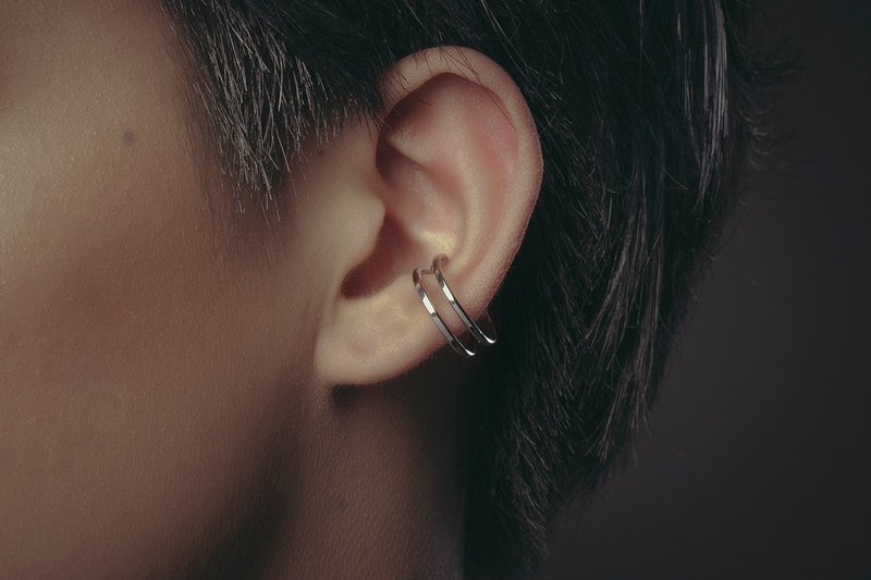 Alchemy | 炼金术系列 - 平行 * 耳骨夹 耳夹 - 耳环/耳夹 - 铜/黄铜 金色