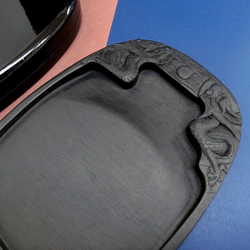 【双龙戏珠】手工雕刻石砚 - 8寸 20x14.5x2.3cm - 原石雕刻砚台 - 其他书写用品 - 石头 黑色