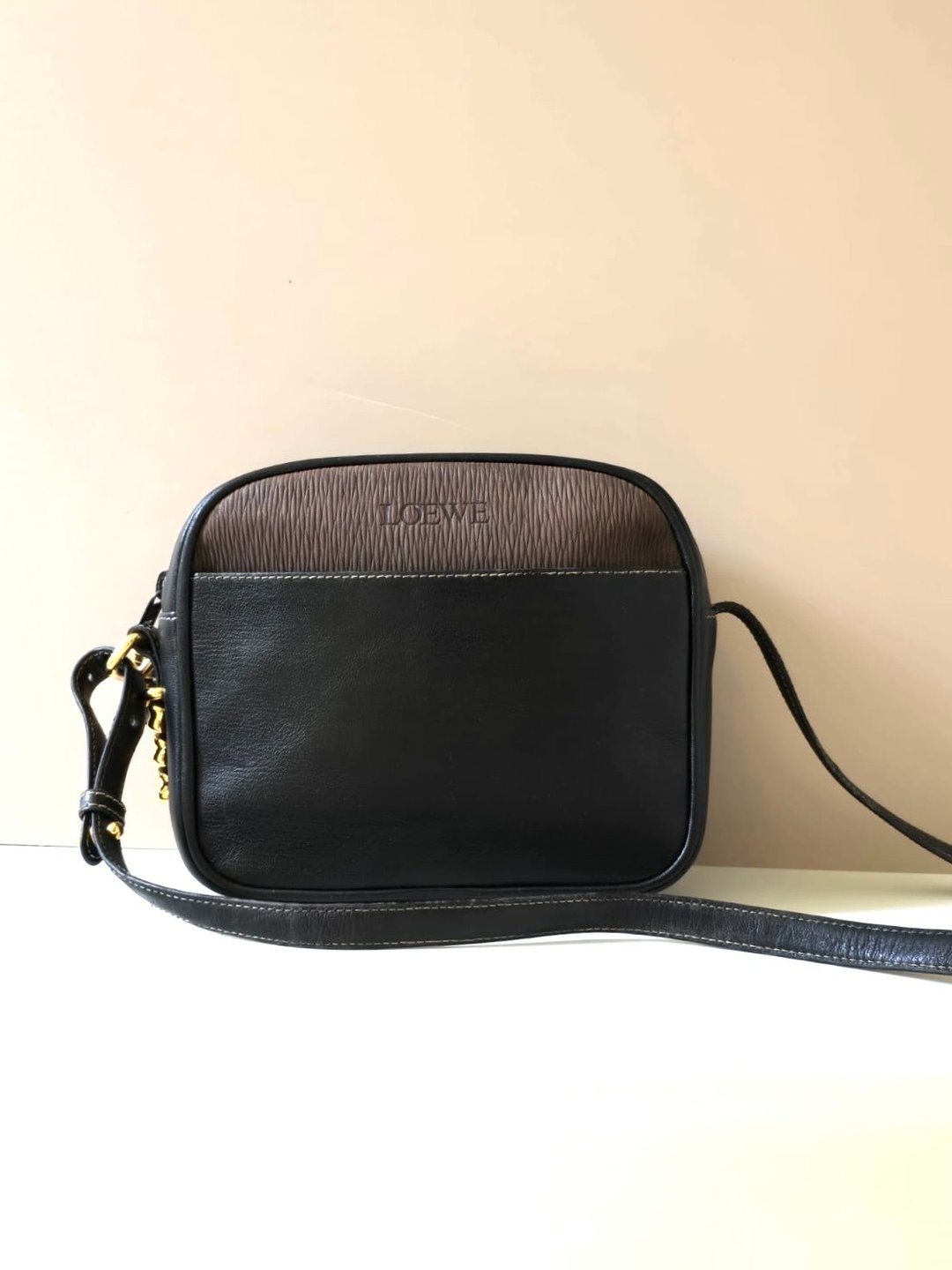 绝版中古包 Loewe 蛇骨古董相机包 侧背包 斜背包 皮革包 单肩包 - 侧背包/斜挎包 - 真皮 黑色
