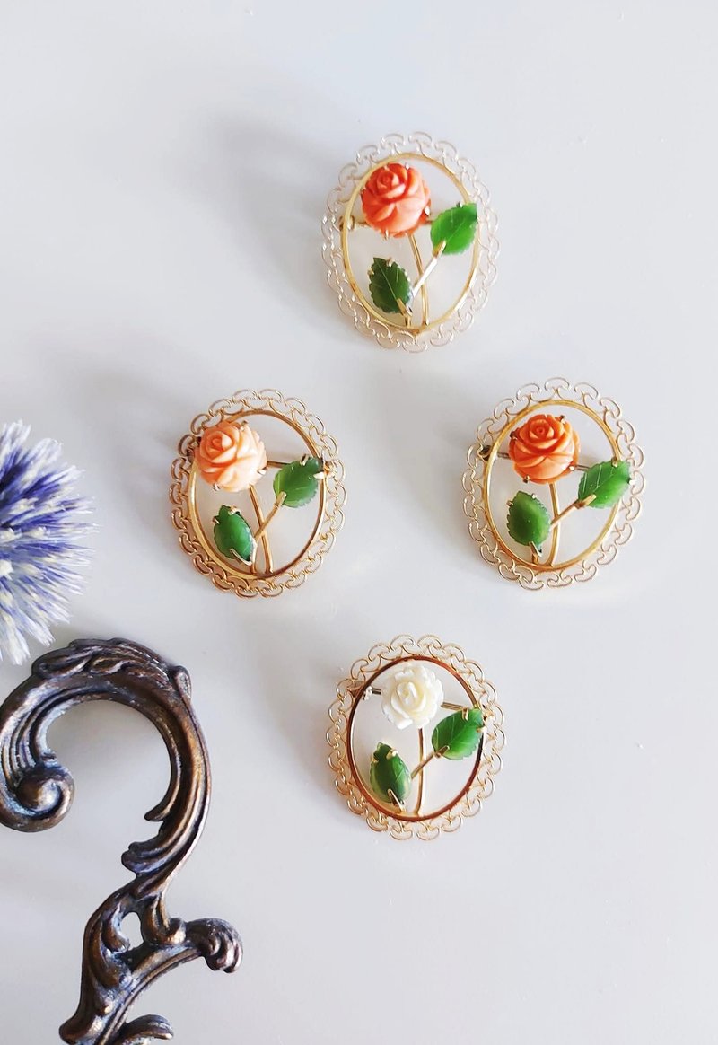 现货在台-Krementz 珊瑚玫瑰胸针【美国老件时尚珠宝 - 胸针 - 半宝石 红色