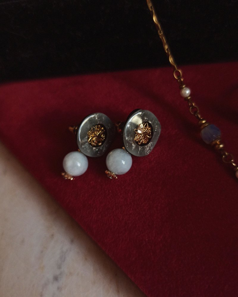 云花珠天然石耳环 / 星球系耳环 - 耳环/耳夹 - 水晶 多色