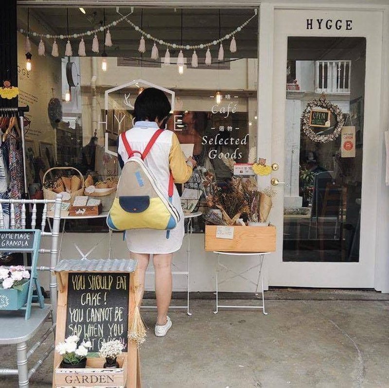 Triangle backpack bag yellow colour - 后背包/双肩包 - 其他材质 黄色