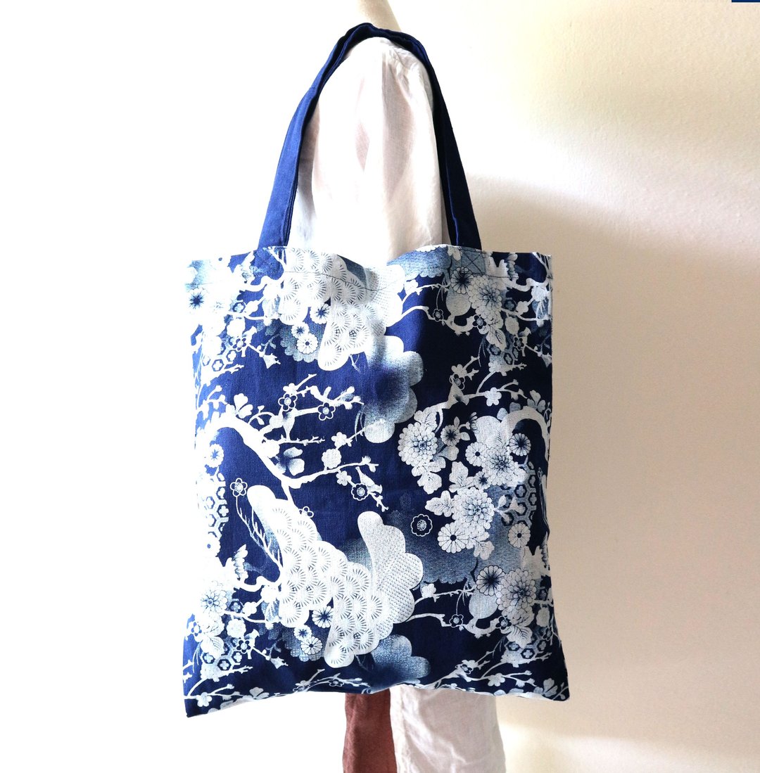 "Sakura garden" Japanese pattern tote bag. - 侧背包/斜挎包 - 棉 蓝色