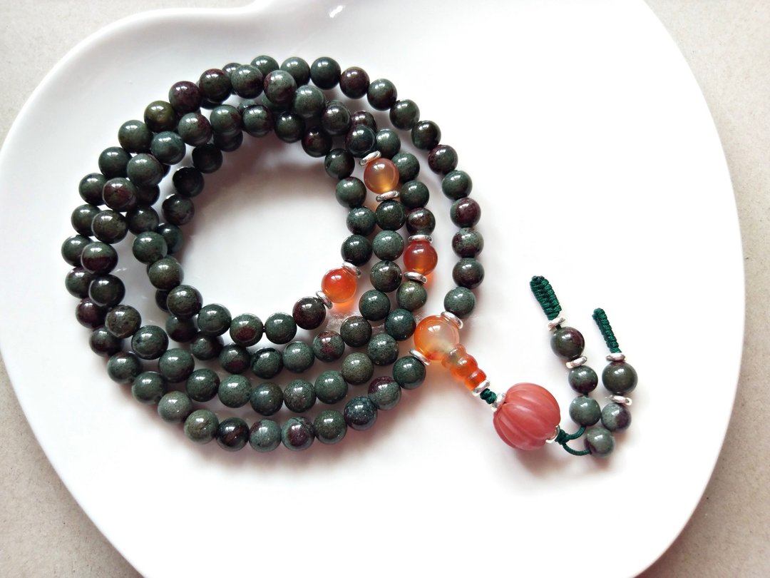 ORLI Jewelry 天然红绿幽灵108颗念珠 南红玛瑙南瓜珠 天然石  - 手链/手环 - 水晶 绿色
