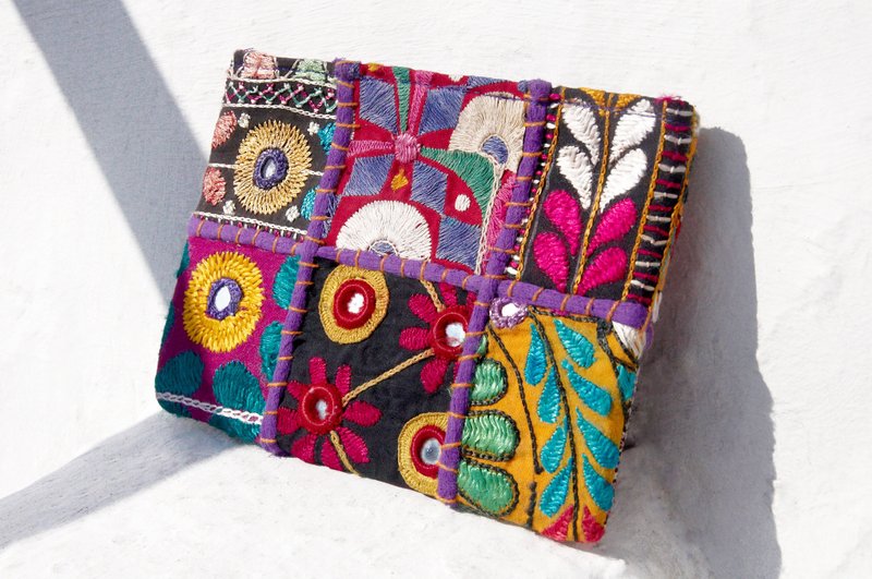 情人节礼物 限量一件 手工刺绣古布收纳包 / 民族风包 / 相机包 / 化妆包 / 手机包 / 手拿包 - 沙漠民族老布刺绣图腾 - 手拿包 - 棉．麻 多色
