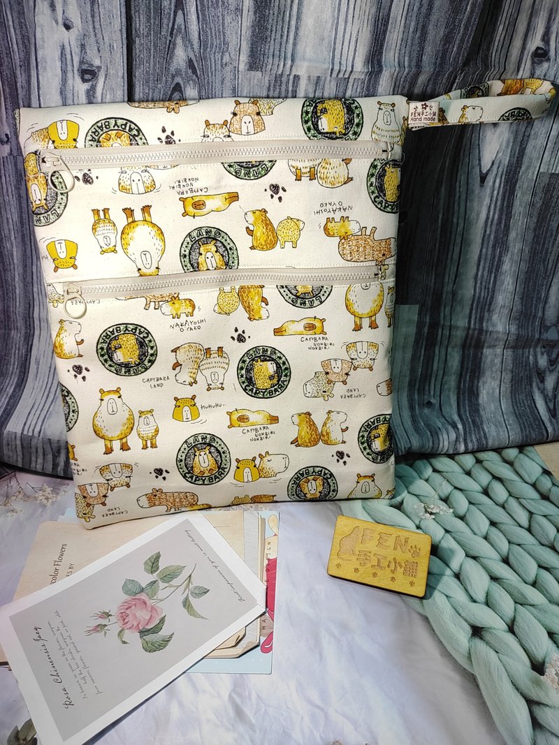 袋物系列-订做日本厚棉米底水豚君大尿布袋-双拉链袋-大收纳袋 - 妈妈包 - 棉．麻 