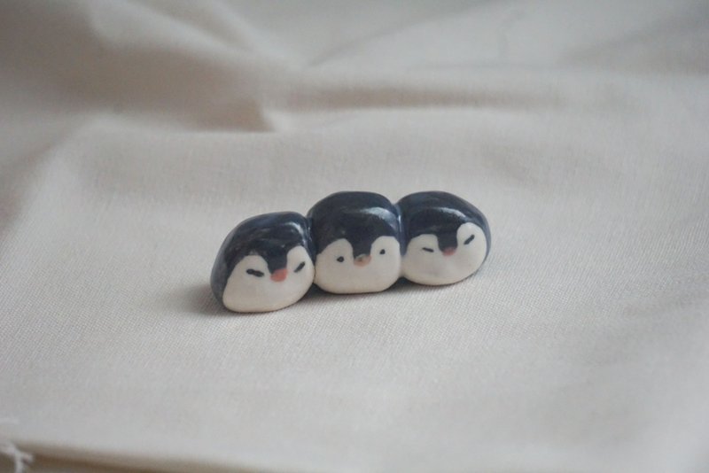 【预购】三只小陶企筷架 - 筷子/筷架 - 陶 