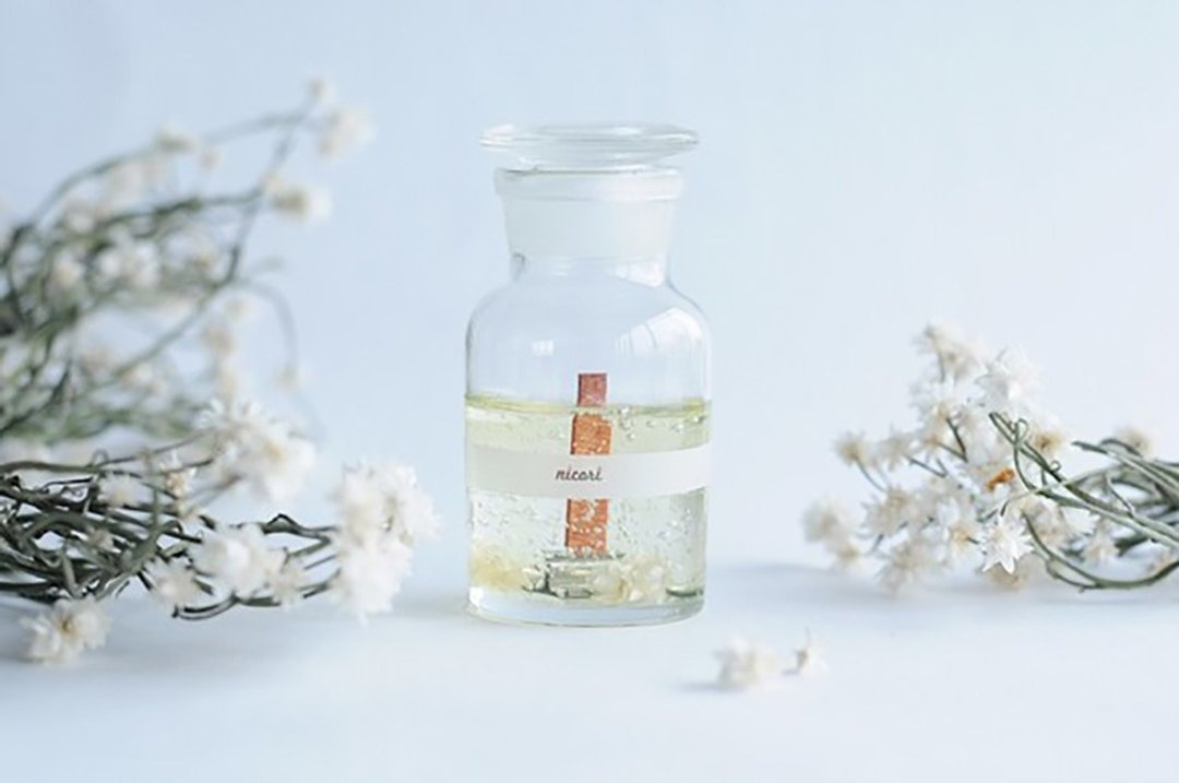 [Aroma candle with sound, ylang-ylang ammobumu] 100% essential oil BOTABNICAL BOTTLE CANDLE - 蜡烛/烛台 - 蜡 