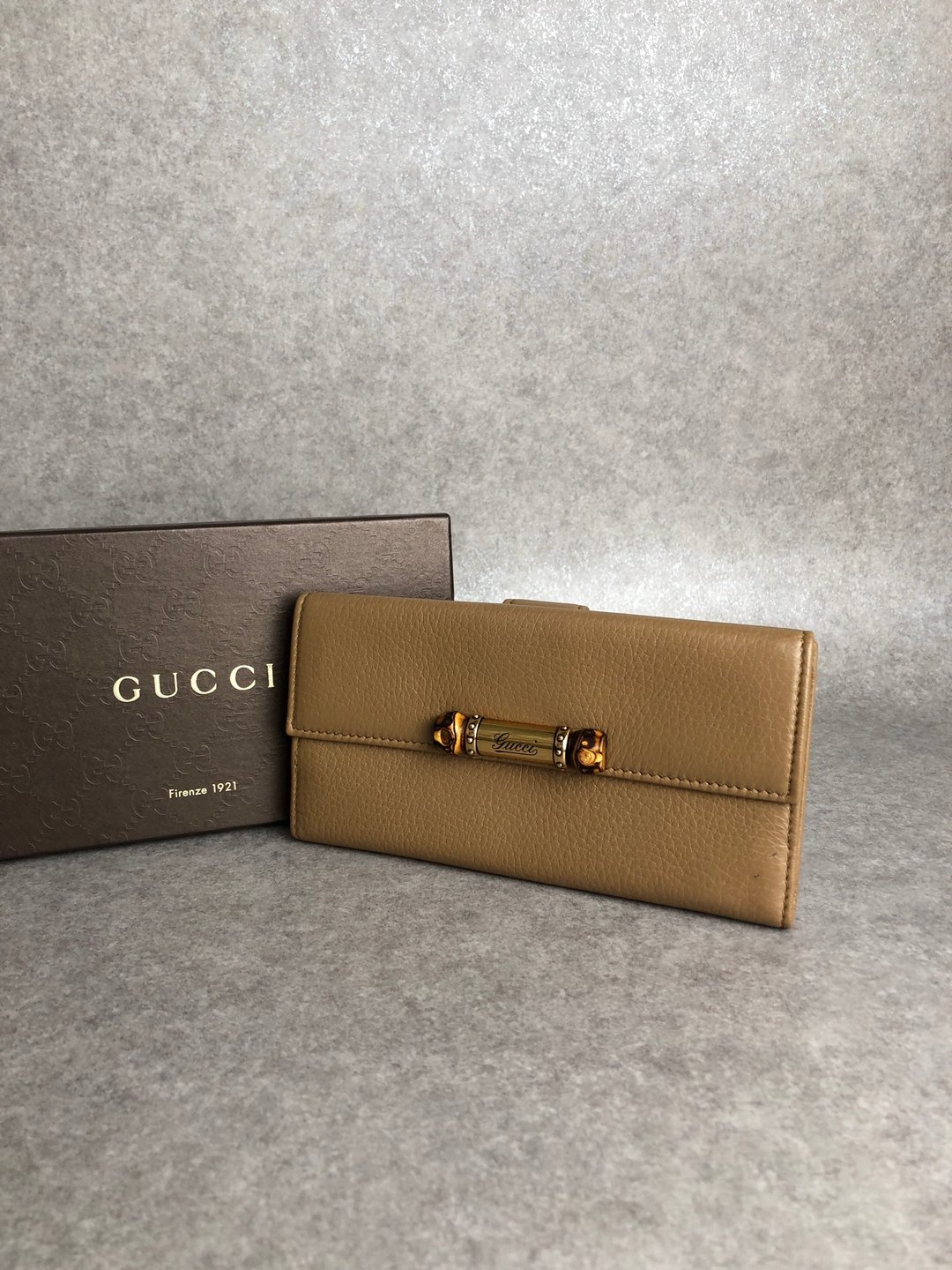 【日本直送 名牌中古包】GUCCI 古驰 钱包 米色 经典竹节 压纹 皮革 长夹 双折式 vintage 复古 kj6mc3 - 皮夹/钱包 - 真皮 咖啡色