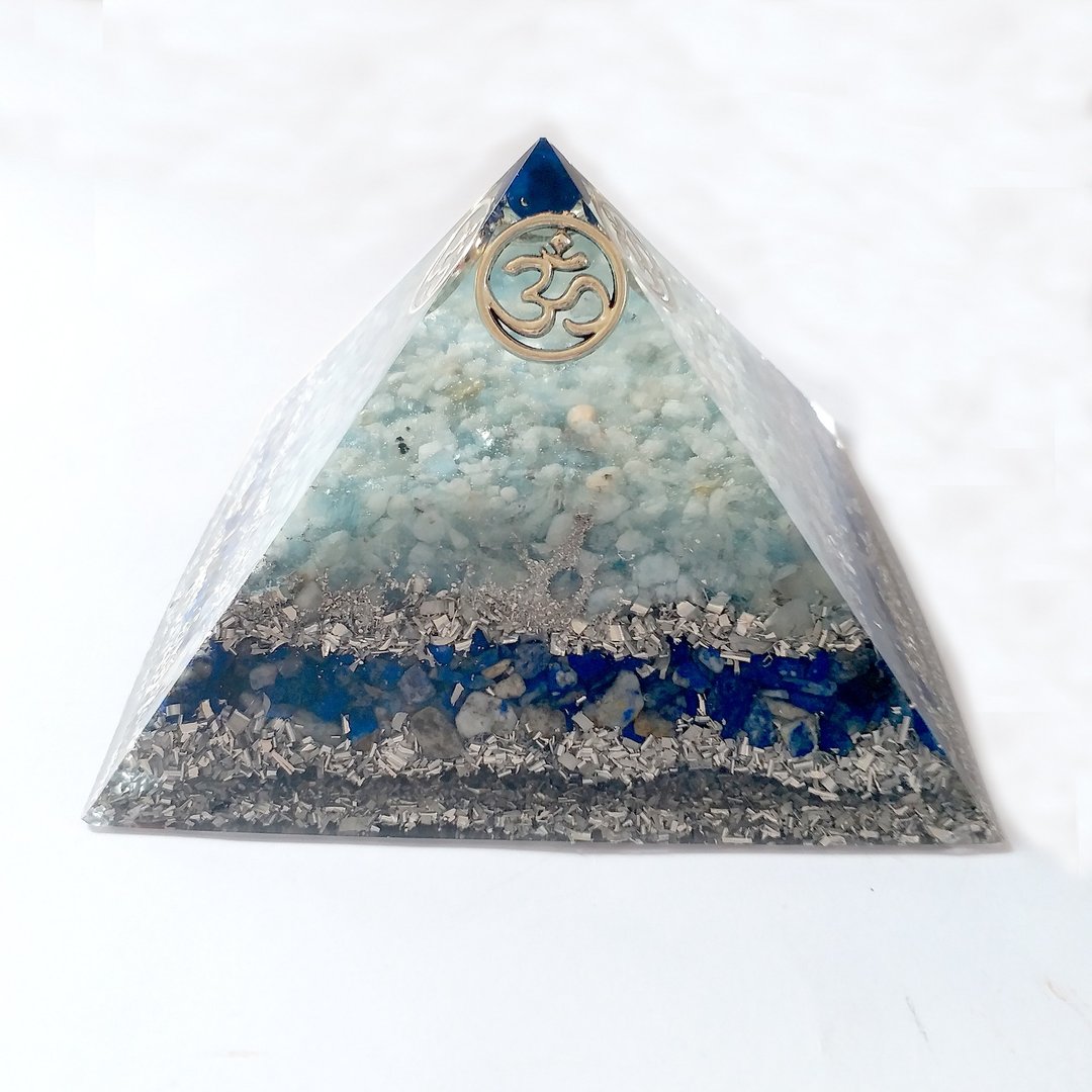 【宇能水晶塔】OM 海水蓝宝, 青金石. 对应喉轮能量疗愈 - 摆饰 - 水晶 蓝色