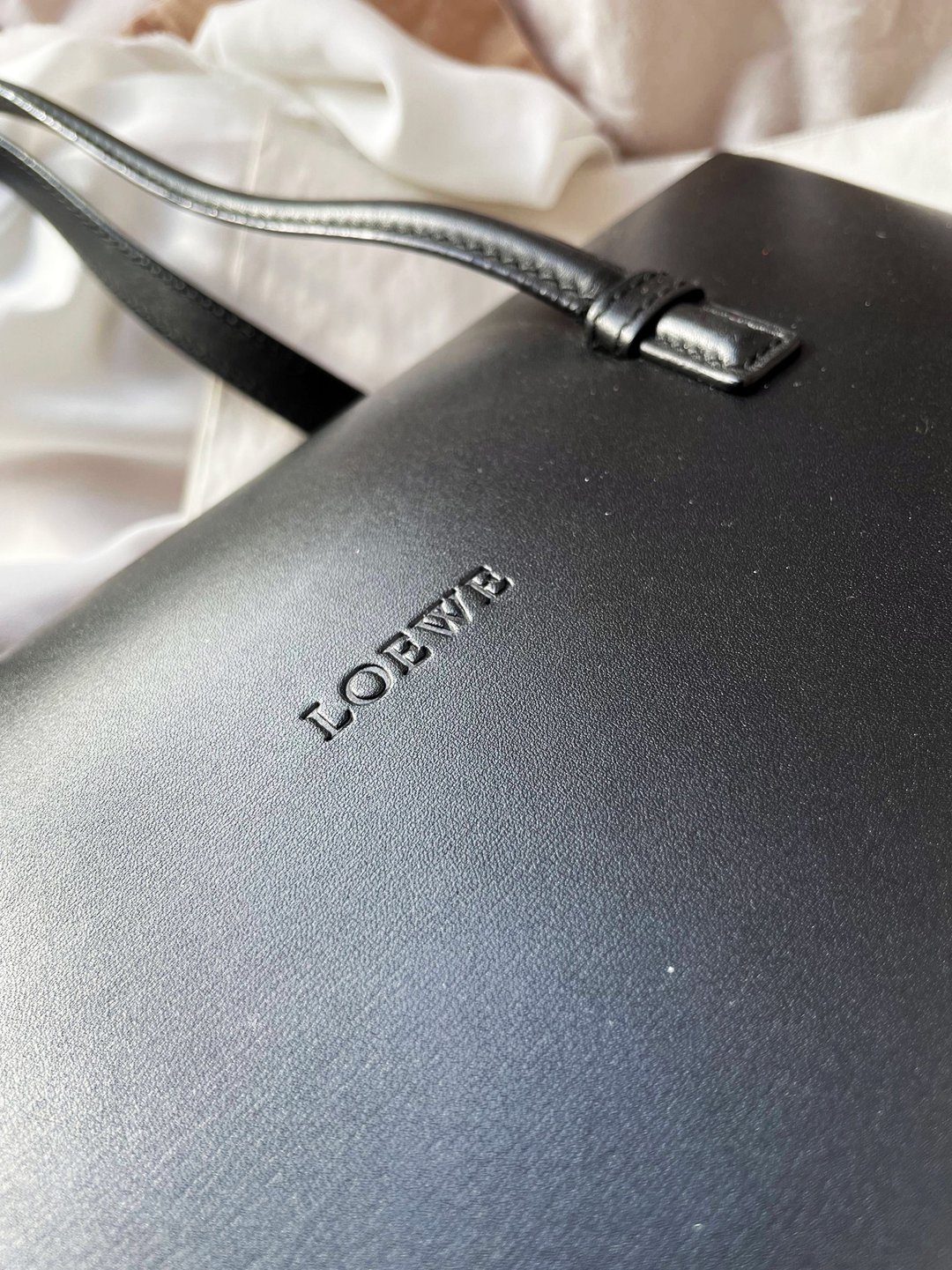 中古美品 LOEWE 博物馆 黑小方包手拎包手挽袋手挽包手拿包手提包 - 侧背包/斜挎包 - 真皮 黑色