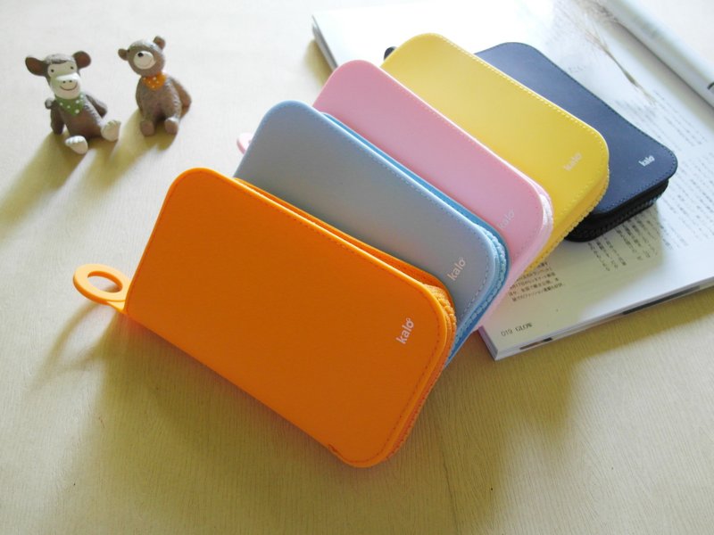 Kalo卡乐创意马卡龙硅胶收纳包 随身包 防水 耶诞 铅笔盒 - 化妆包/杂物包 - 硅胶 