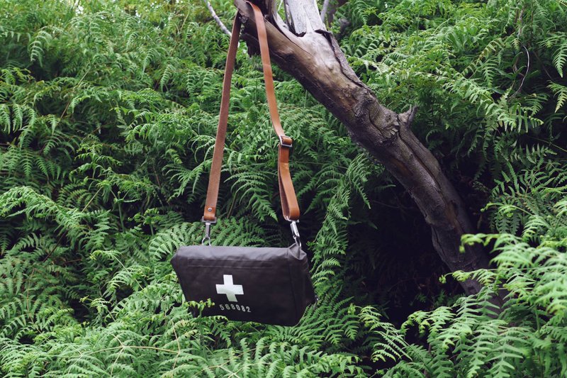 老件改造古董瑞士军用包 |侧背包 |pvc材质防毒面具包|真皮背带 - 侧背包/斜挎包 - 防水材质 