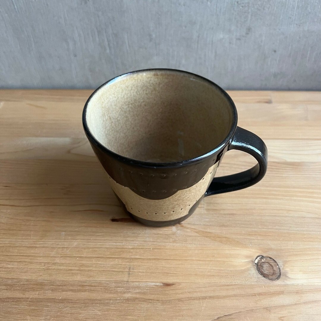 小石原烧 鹤见窑 马克杯 黑色×米色 圆点 马克杯 tsurumi-050 - 咖啡杯/马克杯 - 陶 黑色