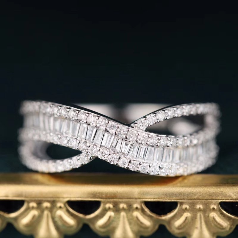 18K金白金钻石戒指- S线梯方设计 - 戒指 - 钻石 