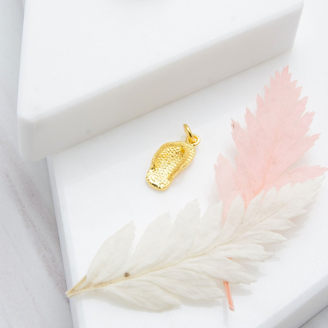 藏宝箱金饰 9999 黄金纯金 防小人拖鞋坠子/项链/锁骨链 - 项链 - 24k 金 金色
