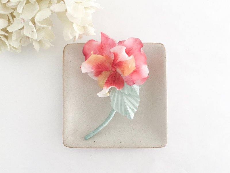 Brooch and Pansy (red 2) - 胸针 - 丝．绢 红色