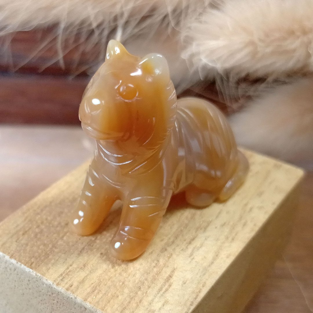 小雕件 小品生肖-虎 彩虹木化玉 - 摆饰 - 玉石 咖啡色