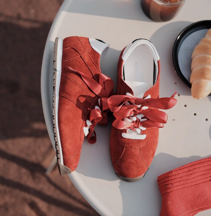 薄底自由 内增高运动风德训鞋 手工製 - 女款休闲鞋 - 真皮 多色