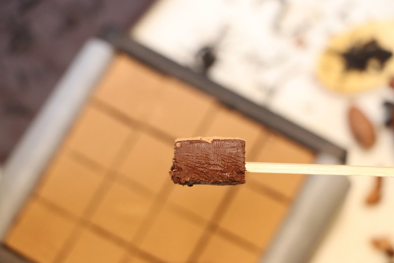 【圣诞礼盒】74%招牌生巧克力 - 巧克力 - 新鲜食材 咖啡色