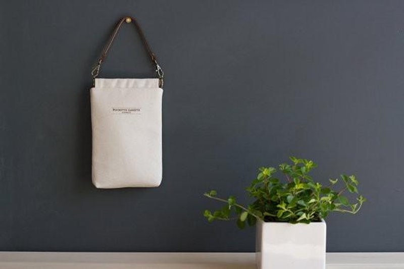 スマホポーチ　生成り　１１号帆布　持ち手付き - 手机壳/手机套 - 棉．麻 白色