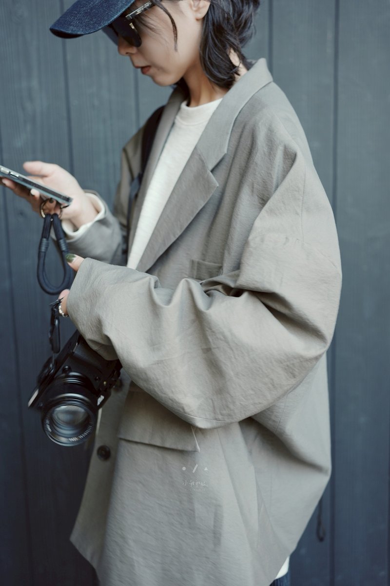 压扁扁可颂light茧型西装外套 - 女装休闲/机能外套 - 棉．麻 灰色