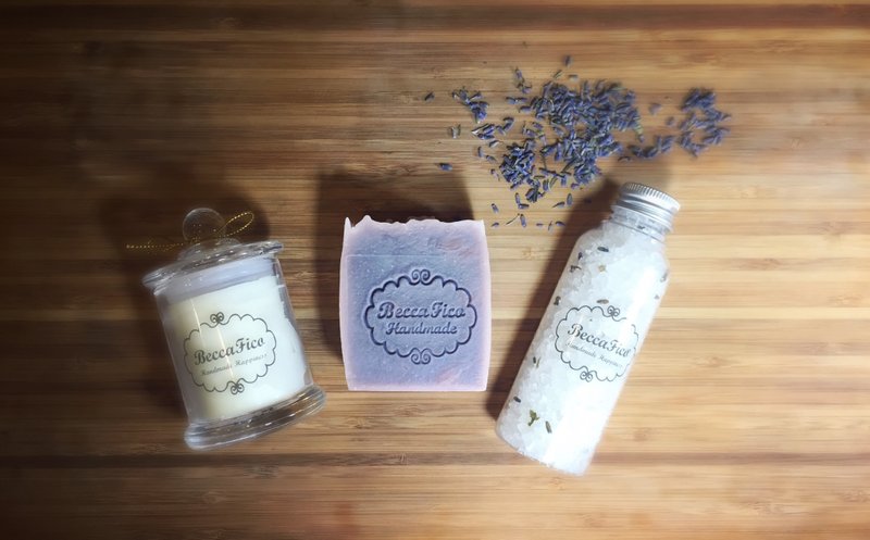 普罗旺斯薰衣草花园礼盒(含礼盒包装+品牌提袋) - 肥皂/手工皂 - 纸 紫色