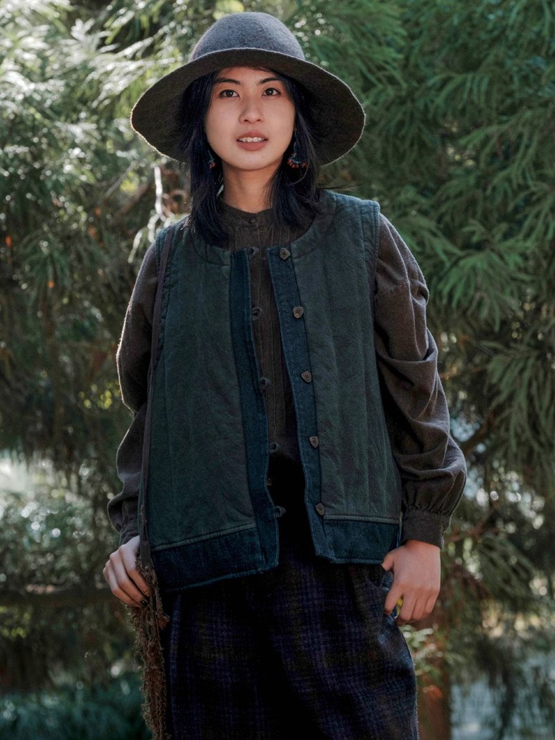 灰藍色 油絲棉拼接絎棉馬夾 秋冬馬甲背心 - 女装休闲/机能外套 - 丝．绢 蓝色