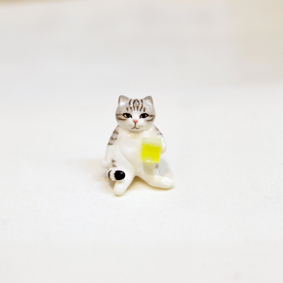 Gray tabby cat drinking beer brooch, Gray cat brooch, Gray cat pin - 胸针 - 粘土 灰色