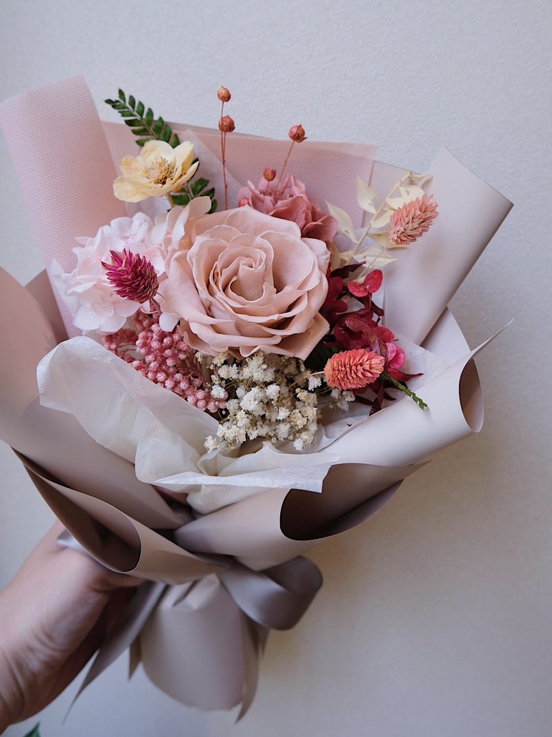 温婉裸粉 / 单朵永生玫瑰 混合花束 / 毕业 母亲节 生日 台中花店 - 干燥花/捧花 - 植物．花 粉红色