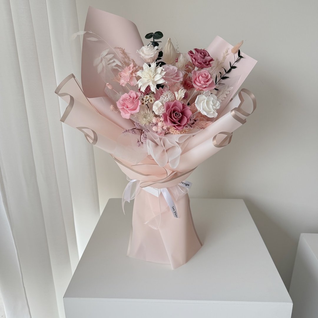 SEE 看见花艺设计 |永生玫瑰 |生日| 情人|粉色浪漫不凋玫瑰花束 - 干燥花/捧花 - 植物．花 