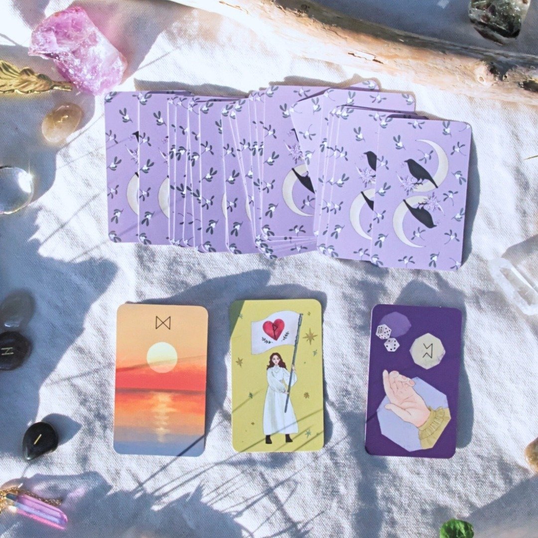Lilac Rune Cards 原创设计  25张 护身卡 - 摄影集 - 纸 紫色